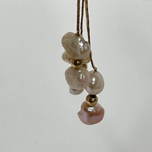 14K gold and three strands of freshwater pearls. - Picture 5 of 10